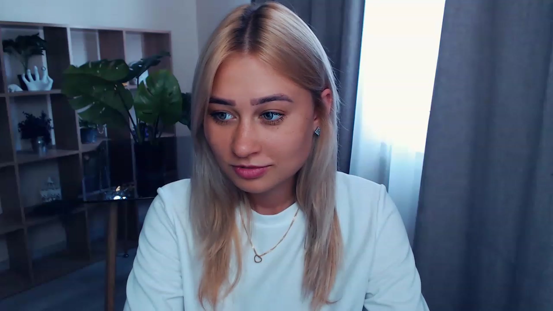 Gallery image thumbnail from Kukla_kolduna's myfreecams stream on, 08/03/2023, 10:17 image 18 of 20