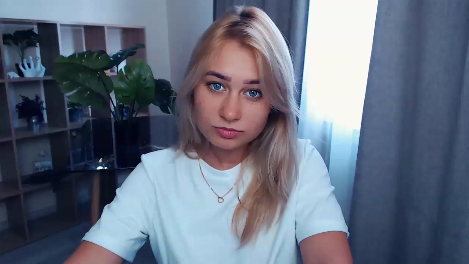 Gallery image thumbnail from Kukla_kolduna's myfreecams stream on, 08/03/2023, 10:17 image 6 of 20