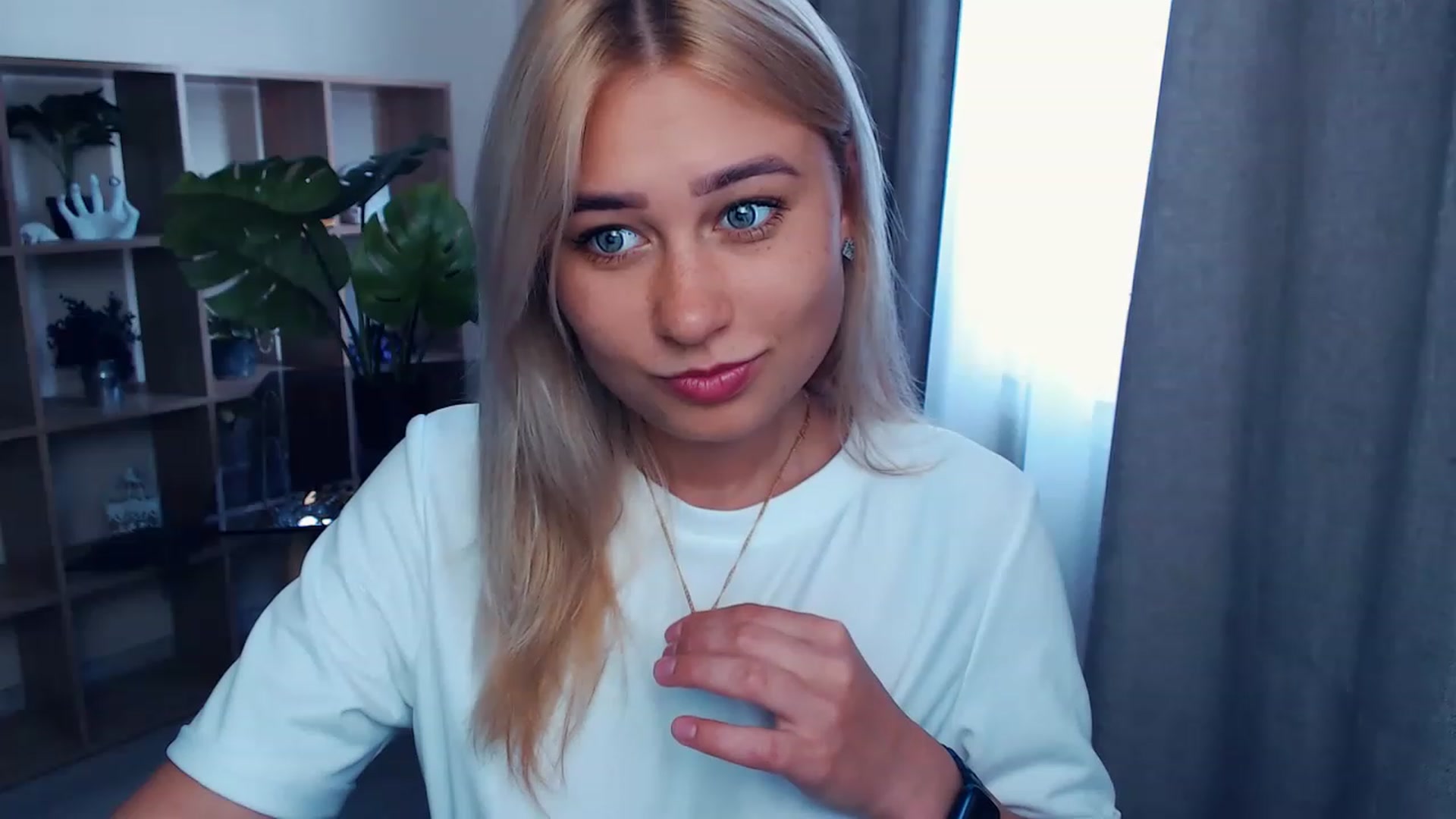 Gallery image thumbnail from Kukla_kolduna's myfreecams stream on, 08/03/2023, 10:17 image 11 of 20