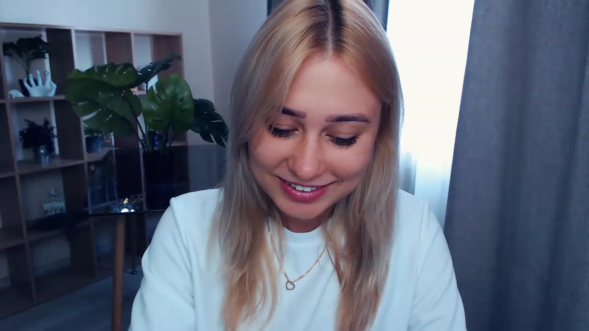 Gallery image thumbnail from Kukla_kolduna's myfreecams stream on, 08/03/2023, 10:17 image 19 of 20