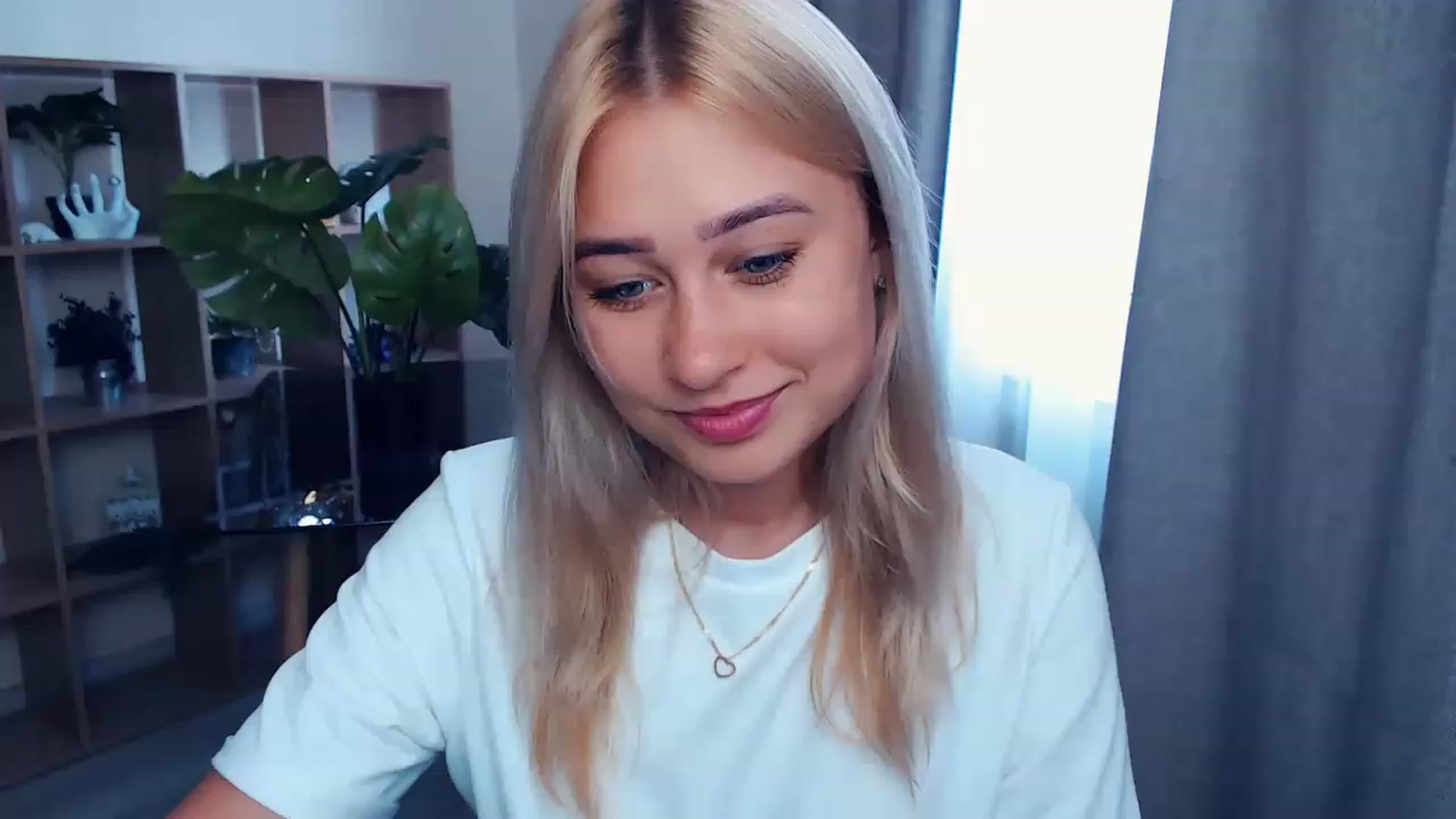 Gallery image thumbnail from Kukla_kolduna's myfreecams stream on, 08/03/2023, 10:17 image 15 of 20