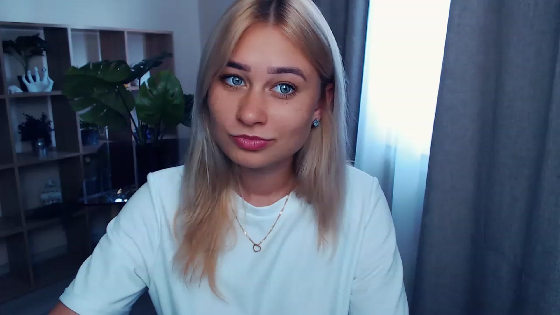 Gallery image thumbnail from Kukla_kolduna's myfreecams stream on, 08/03/2023, 10:17 image 12 of 20