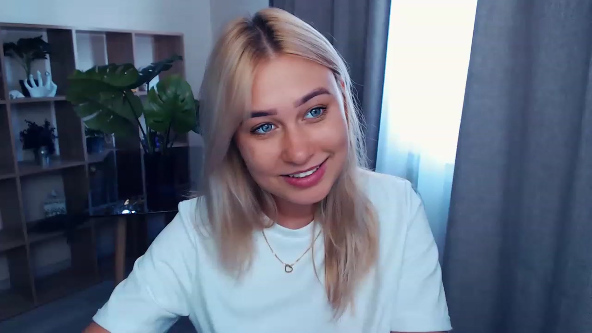 Gallery image thumbnail from Kukla_kolduna's myfreecams stream on, 08/03/2023, 10:17 image 7 of 20