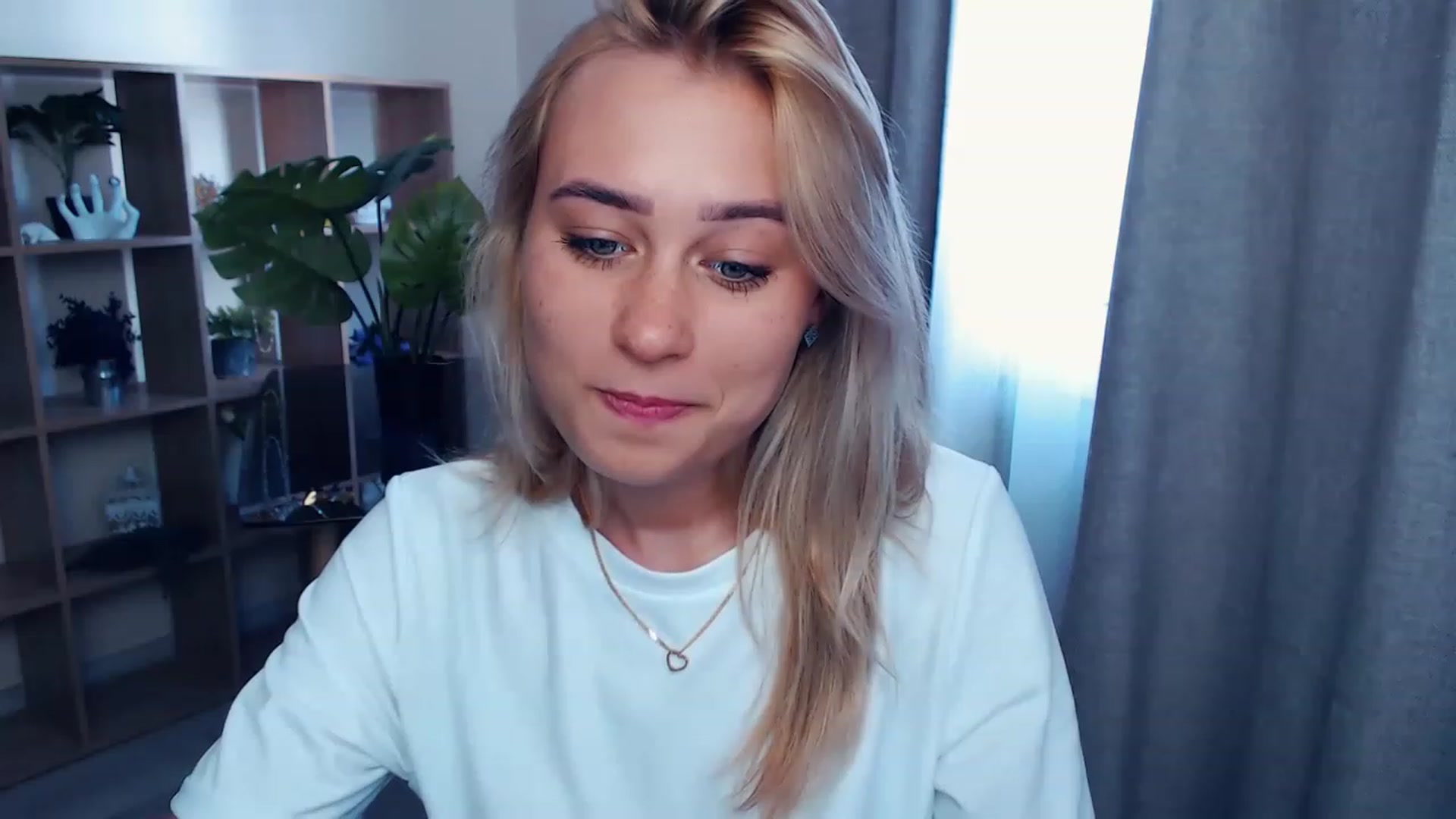 Gallery image thumbnail from Kukla_kolduna's myfreecams stream on, 08/03/2023, 11:14 image 18 of 20
