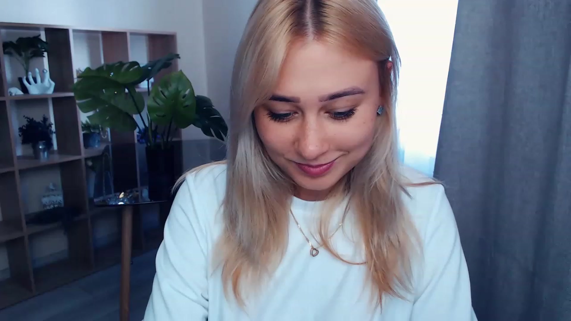 Gallery image thumbnail from Kukla_kolduna's myfreecams stream on, 08/03/2023, 11:14 image 4 of 20