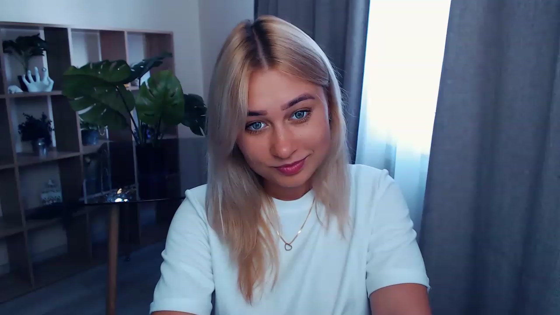Gallery image thumbnail from Kukla_kolduna's myfreecams stream on, 08/03/2023, 11:14 image 3 of 20