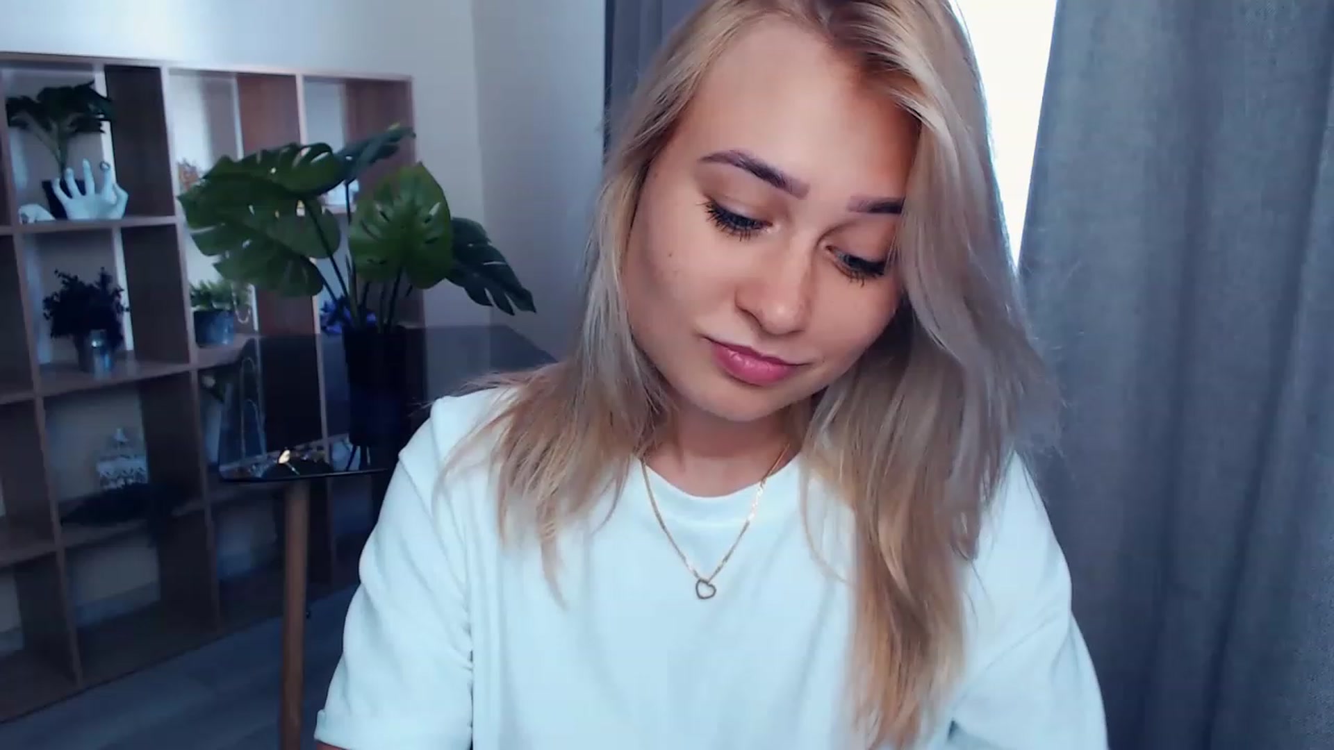 Gallery image thumbnail from Kukla_kolduna's myfreecams stream on, 08/03/2023, 11:14 image 17 of 20