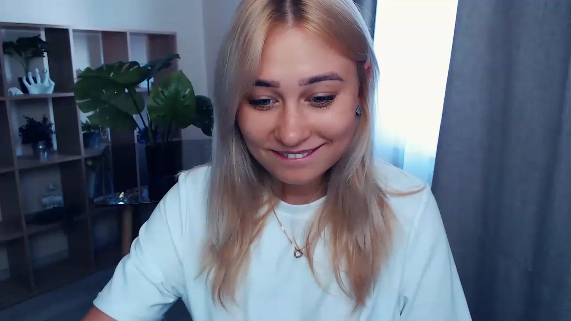 Gallery image thumbnail from Kukla_kolduna's myfreecams stream on, 08/03/2023, 11:14 image 5 of 20
