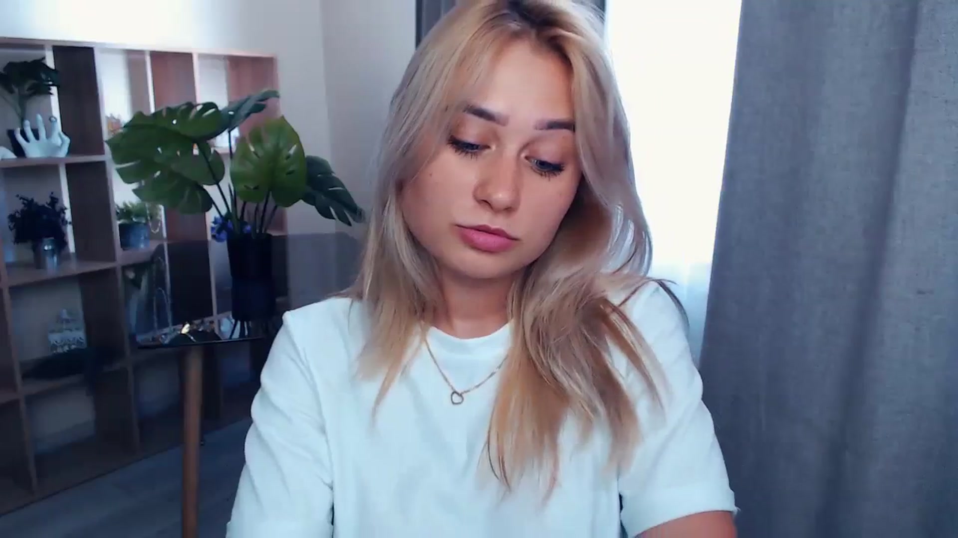 Gallery image thumbnail from Kukla_kolduna's myfreecams stream on, 08/03/2023, 14:17 image 11 of 20