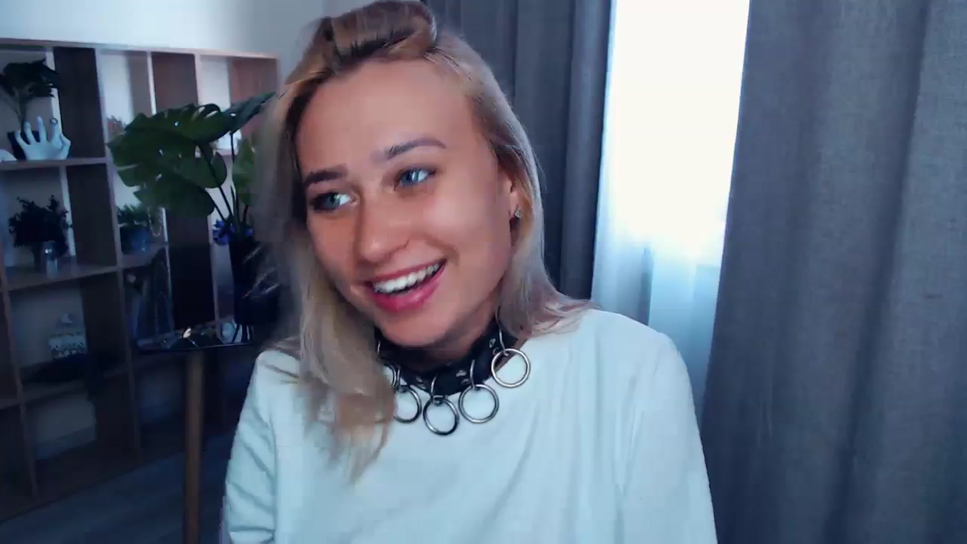 Gallery image thumbnail from Kukla_kolduna's myfreecams stream on, 08/03/2023, 14:17 image 18 of 20