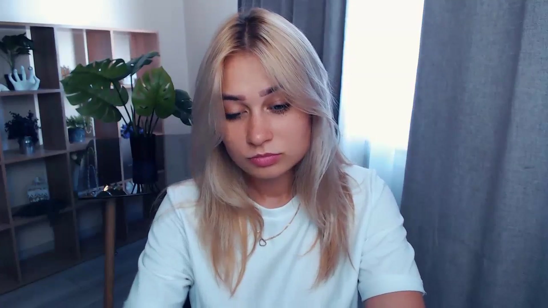 Gallery image thumbnail from Kukla_kolduna's myfreecams stream on, 08/03/2023, 14:17 image 13 of 20