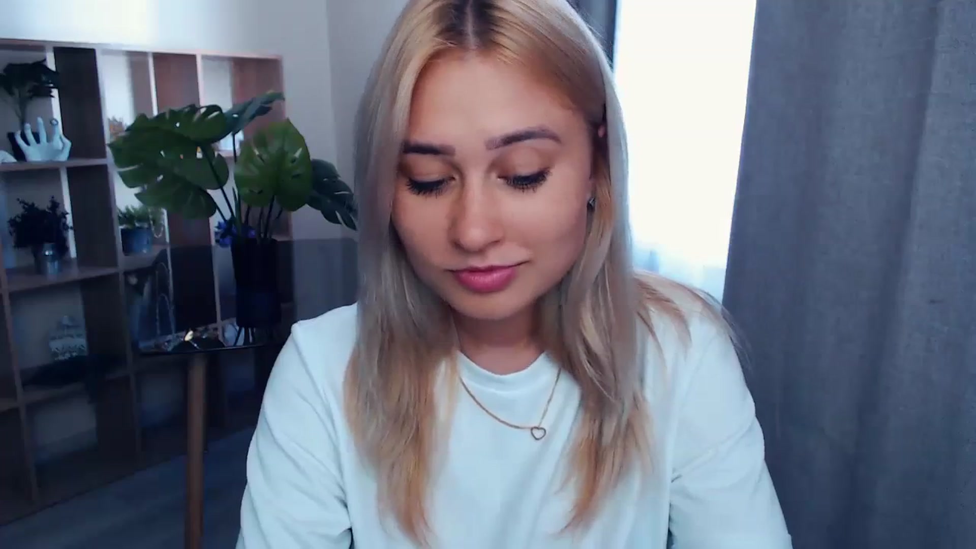Gallery image thumbnail from Kukla_kolduna's myfreecams stream on, 08/03/2023, 14:17 image 5 of 20