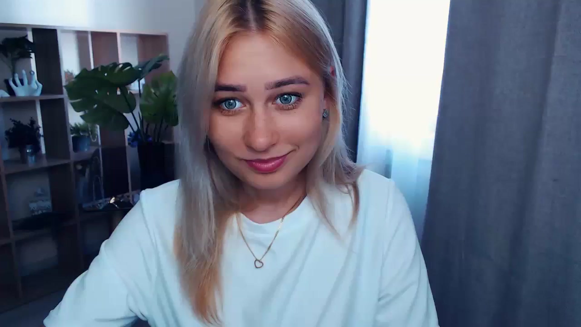 Gallery image thumbnail from Kukla_kolduna's myfreecams stream on, 08/03/2023, 14:17 image 3 of 20