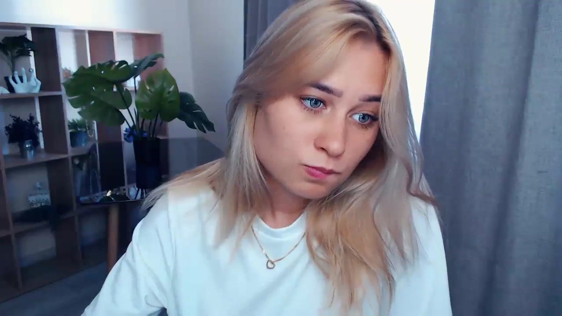 Gallery image thumbnail from Kukla_kolduna's myfreecams stream on, 08/03/2023, 14:17 image 12 of 20