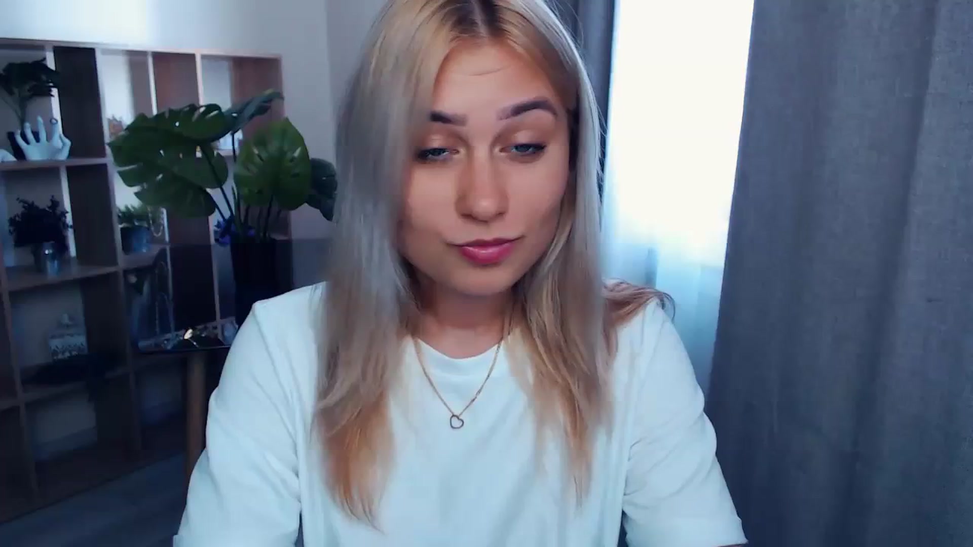 Gallery image thumbnail from Kukla_kolduna's myfreecams stream on, 08/03/2023, 14:17 image 1 of 20