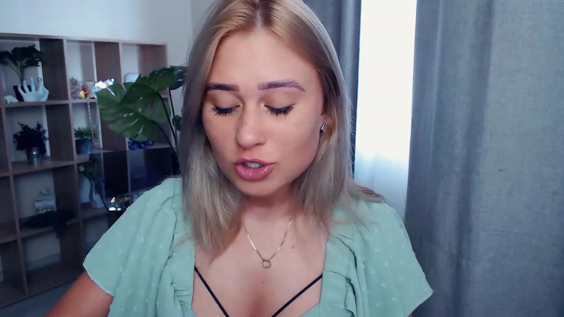 Gallery image thumbnail from Kukla_kolduna's myfreecams stream on, 08/12/2023, 13:49 image 17 of 20