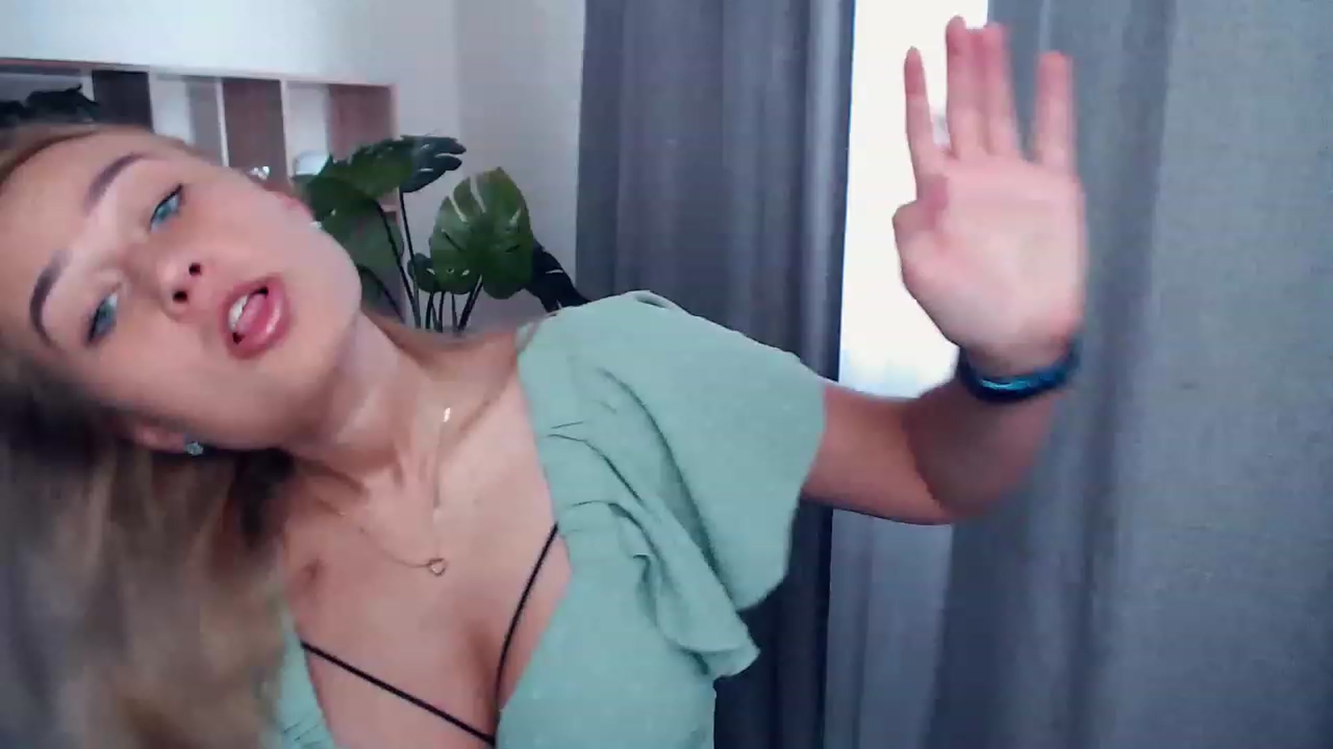 Gallery image thumbnail from Kukla_kolduna's myfreecams stream on, 08/12/2023, 13:49 image 13 of 20