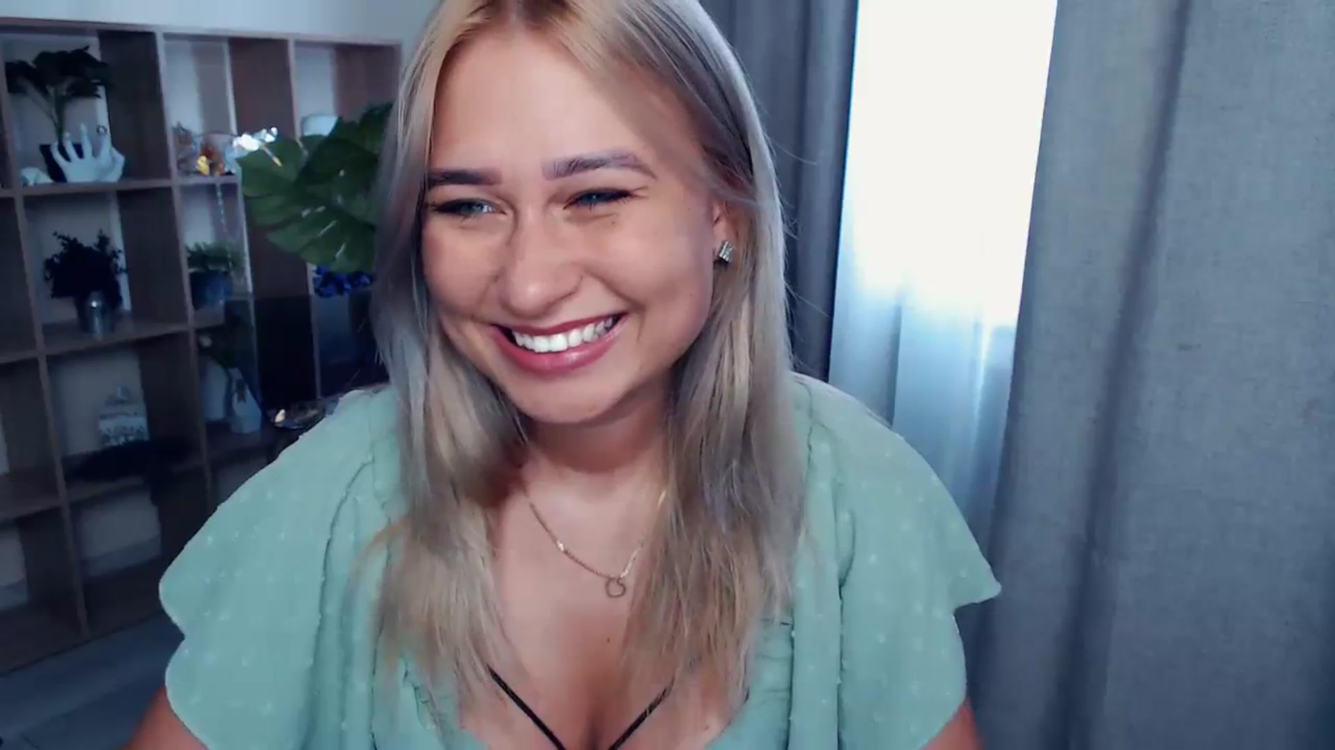 Gallery image thumbnail from Kukla_kolduna's myfreecams stream on, 08/12/2023, 16:36 image 6 of 20