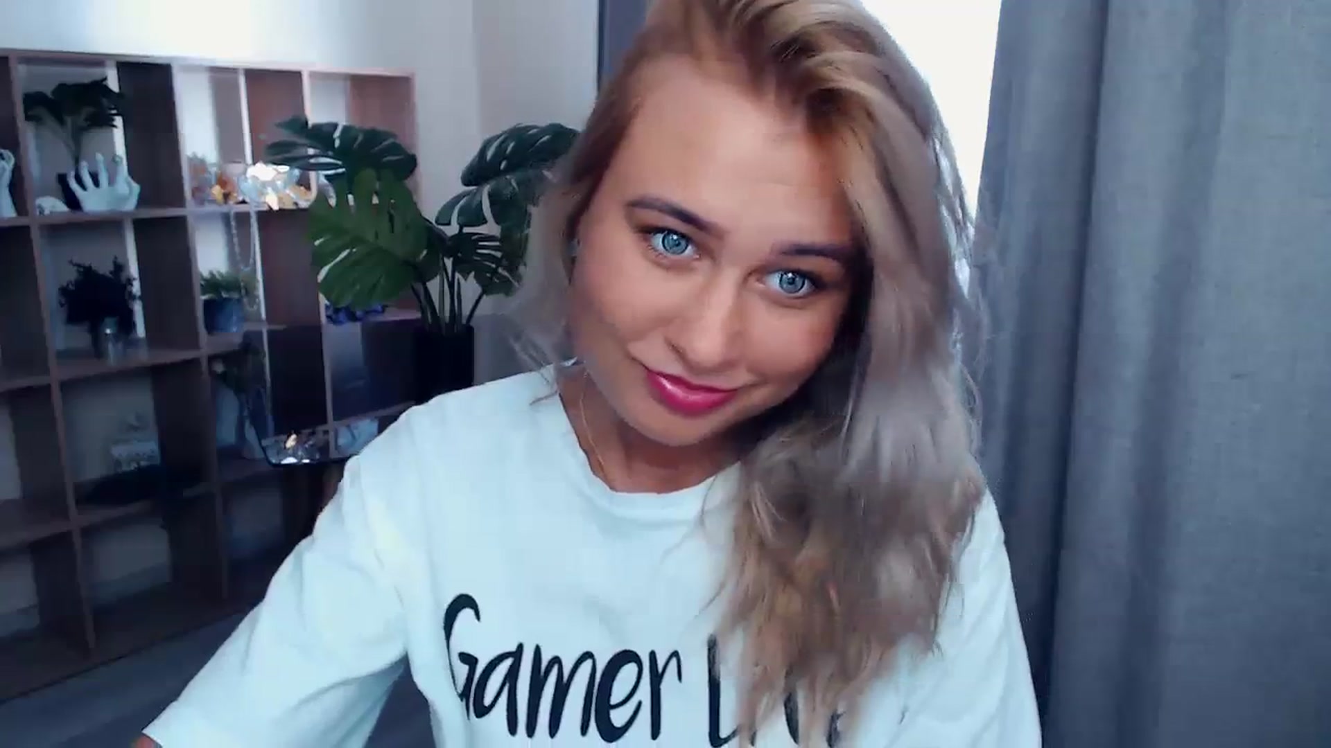 Gallery image thumbnail from Kukla_kolduna's myfreecams stream on, 08/13/2023, 13:07 image 16 of 20