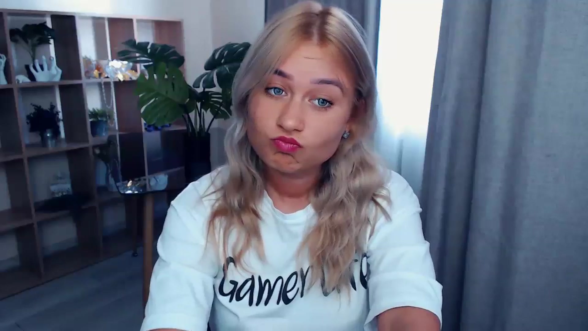 Gallery image thumbnail from Kukla_kolduna's myfreecams stream on, 08/13/2023, 13:07 image 6 of 20