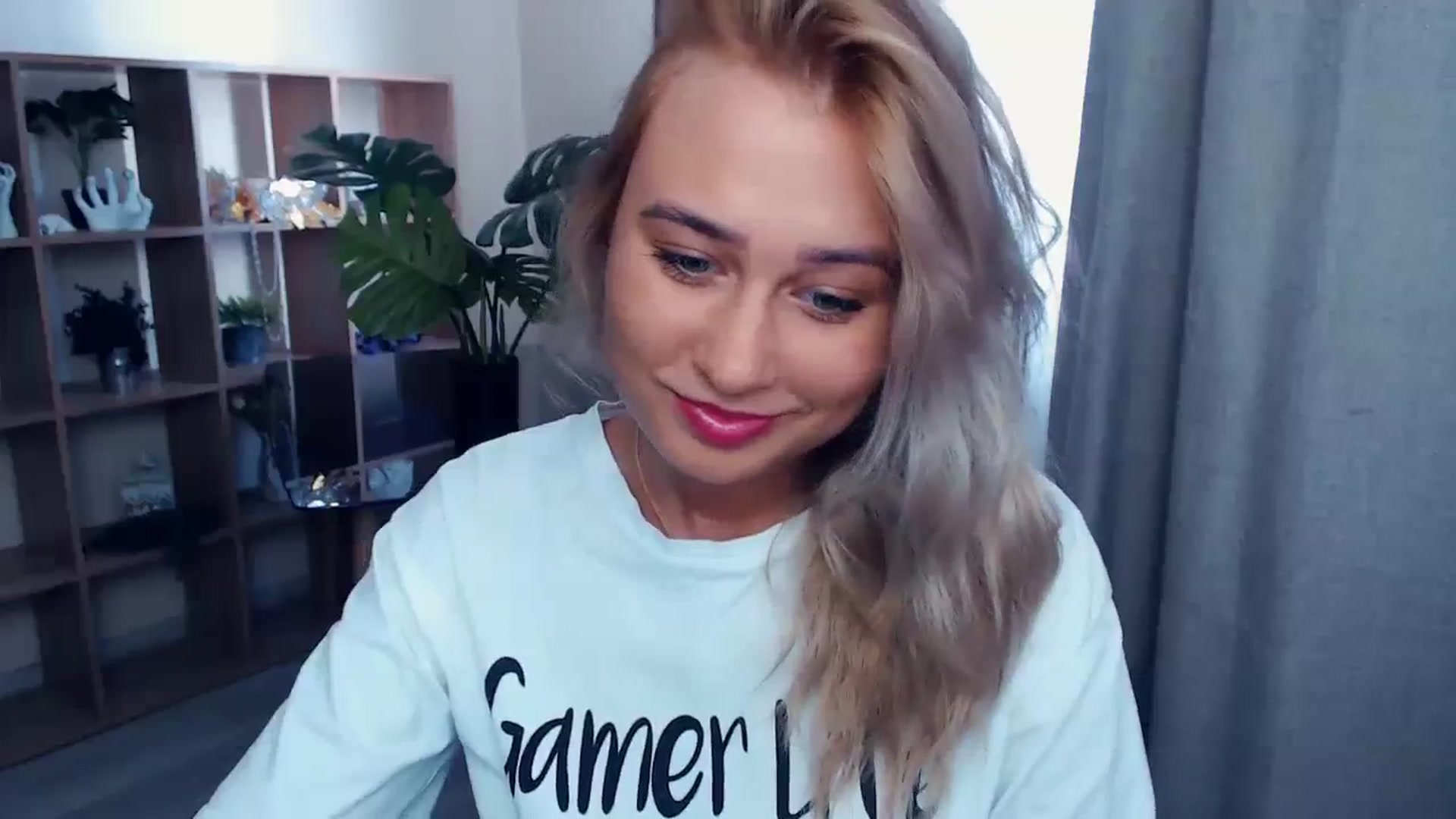 Gallery image thumbnail from Kukla_kolduna's myfreecams stream on, 08/13/2023, 13:07 image 15 of 20
