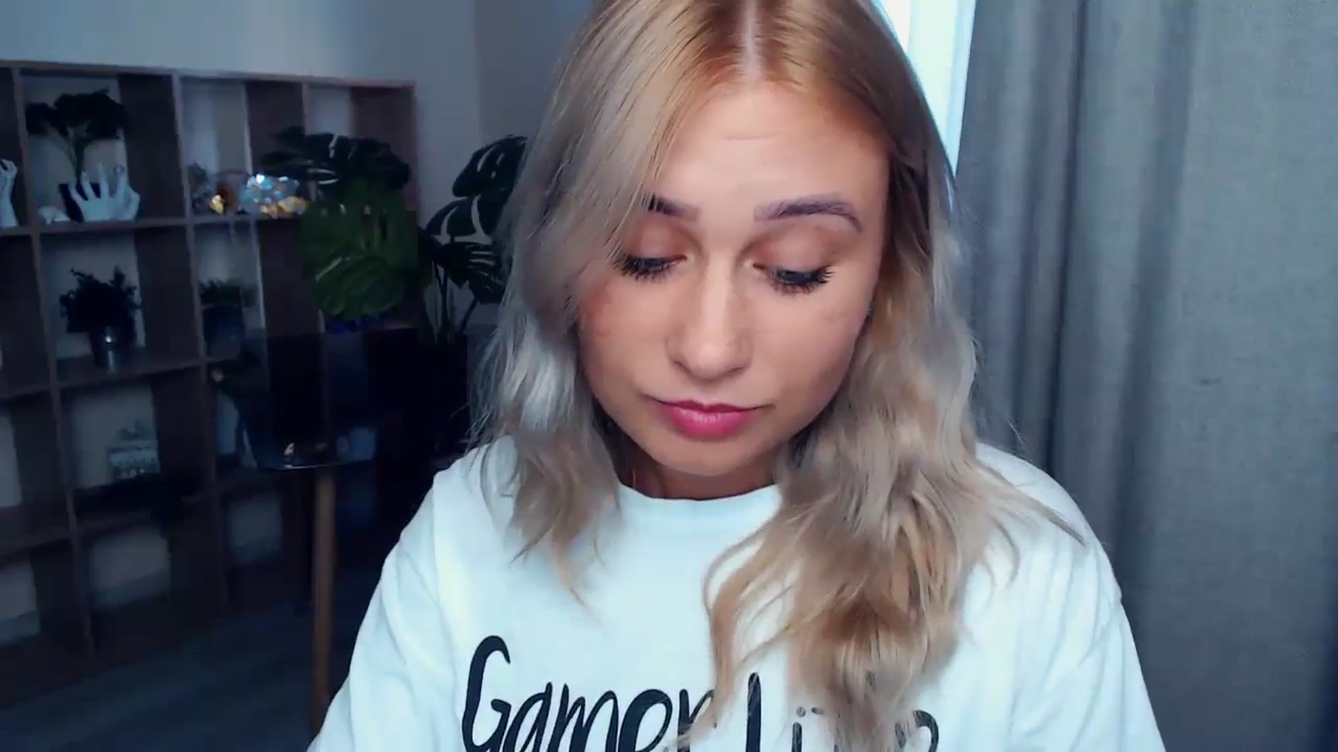 Gallery image thumbnail from Kukla_kolduna's myfreecams stream on, 08/13/2023, 17:18 image 10 of 20
