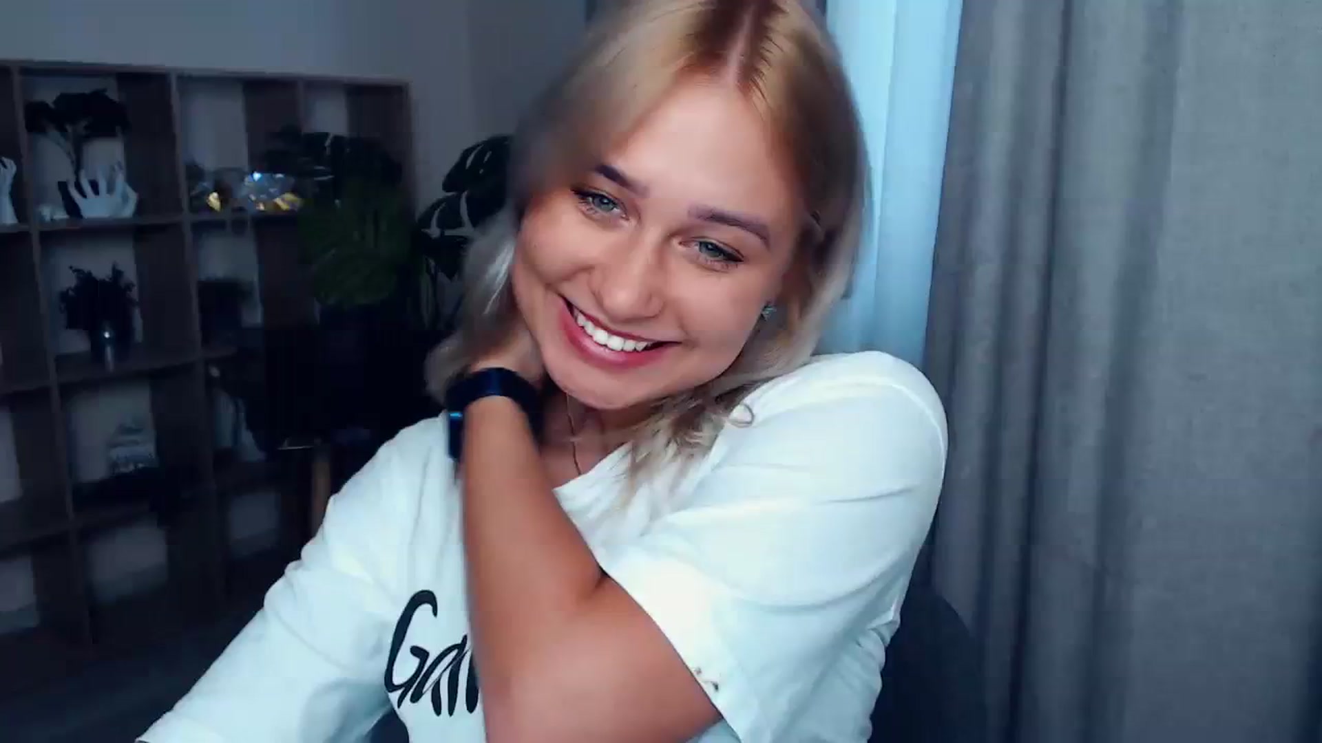 Gallery image thumbnail from Kukla_kolduna's myfreecams stream on, 08/13/2023, 17:18 image 17 of 20