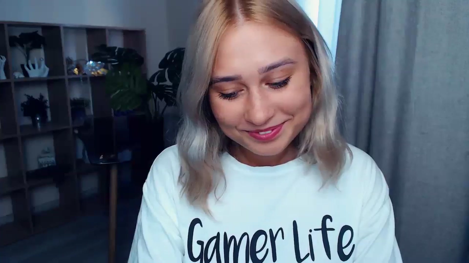 Gallery image thumbnail from Kukla_kolduna's myfreecams stream on, 08/13/2023, 17:18 image 11 of 20