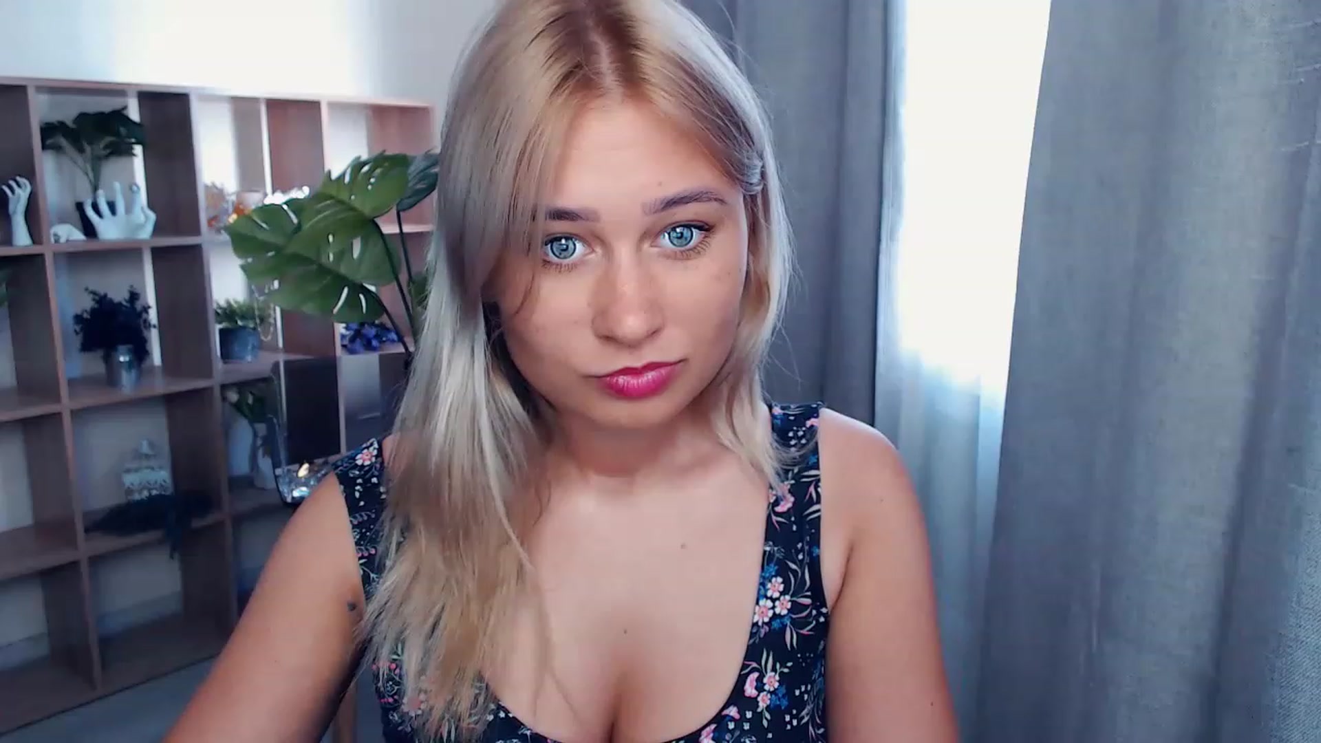 Gallery image thumbnail from Kukla_kolduna's myfreecams stream on, 08/14/2023, 15:00 image 5 of 20