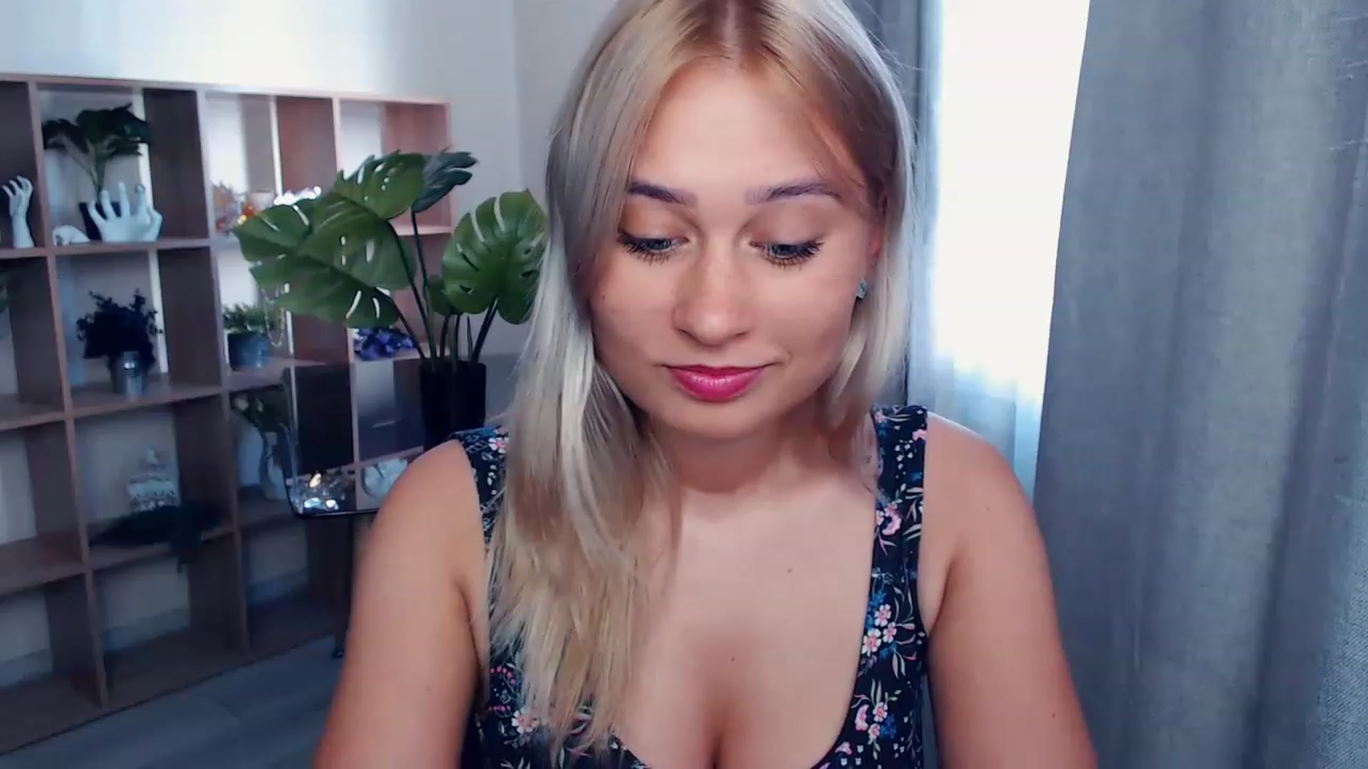 Gallery image thumbnail from Kukla_kolduna's myfreecams stream on, 08/14/2023, 15:00 image 14 of 20