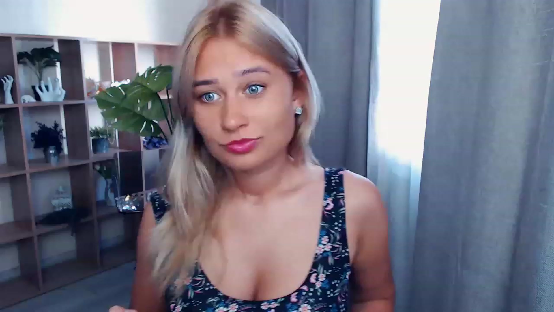 Gallery image thumbnail from Kukla_kolduna's myfreecams stream on, 08/14/2023, 15:00 image 4 of 20