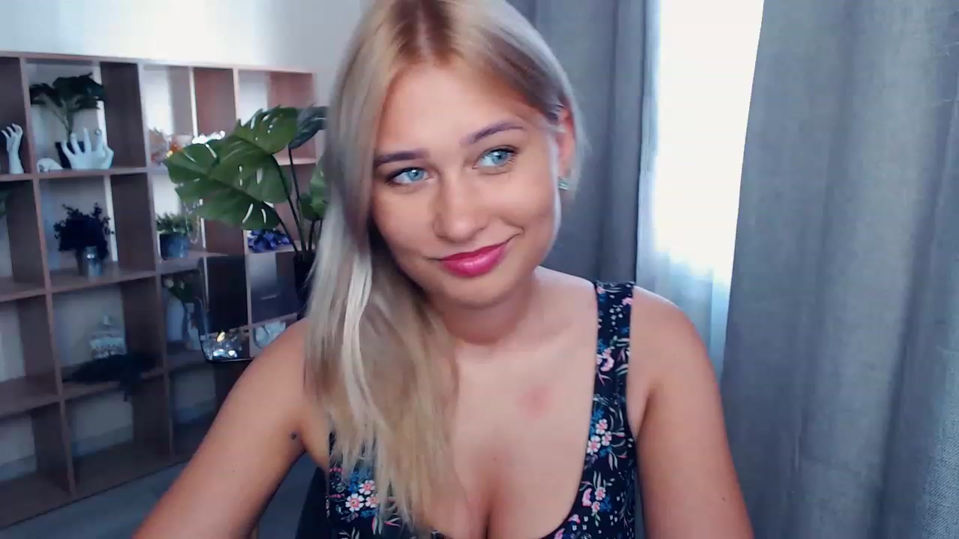 Gallery image thumbnail from Kukla_kolduna's myfreecams stream on, 08/14/2023, 15:00 image 15 of 20