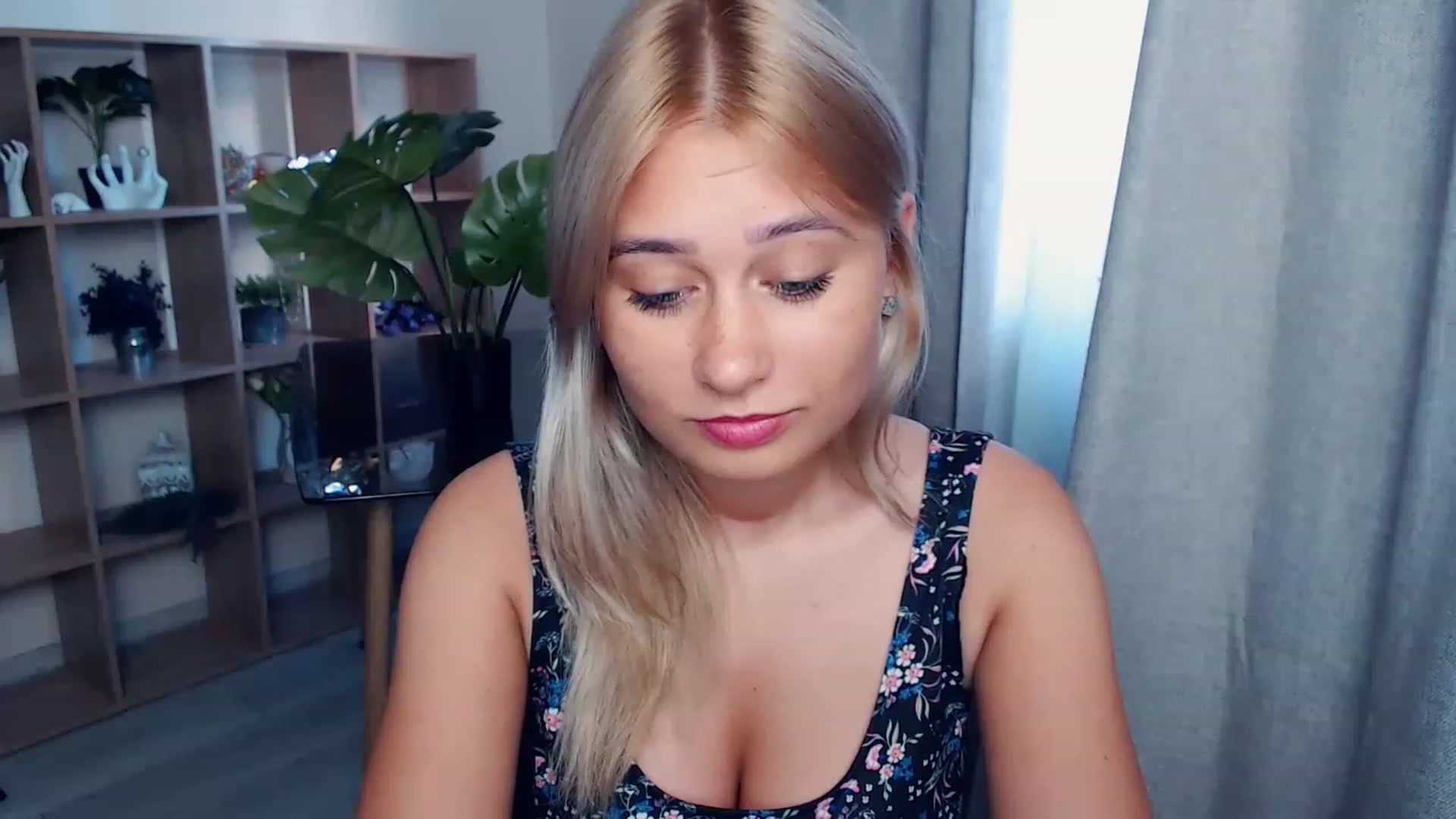 Gallery image thumbnail from Kukla_kolduna's myfreecams stream on, 08/14/2023, 16:28 image 12 of 20
