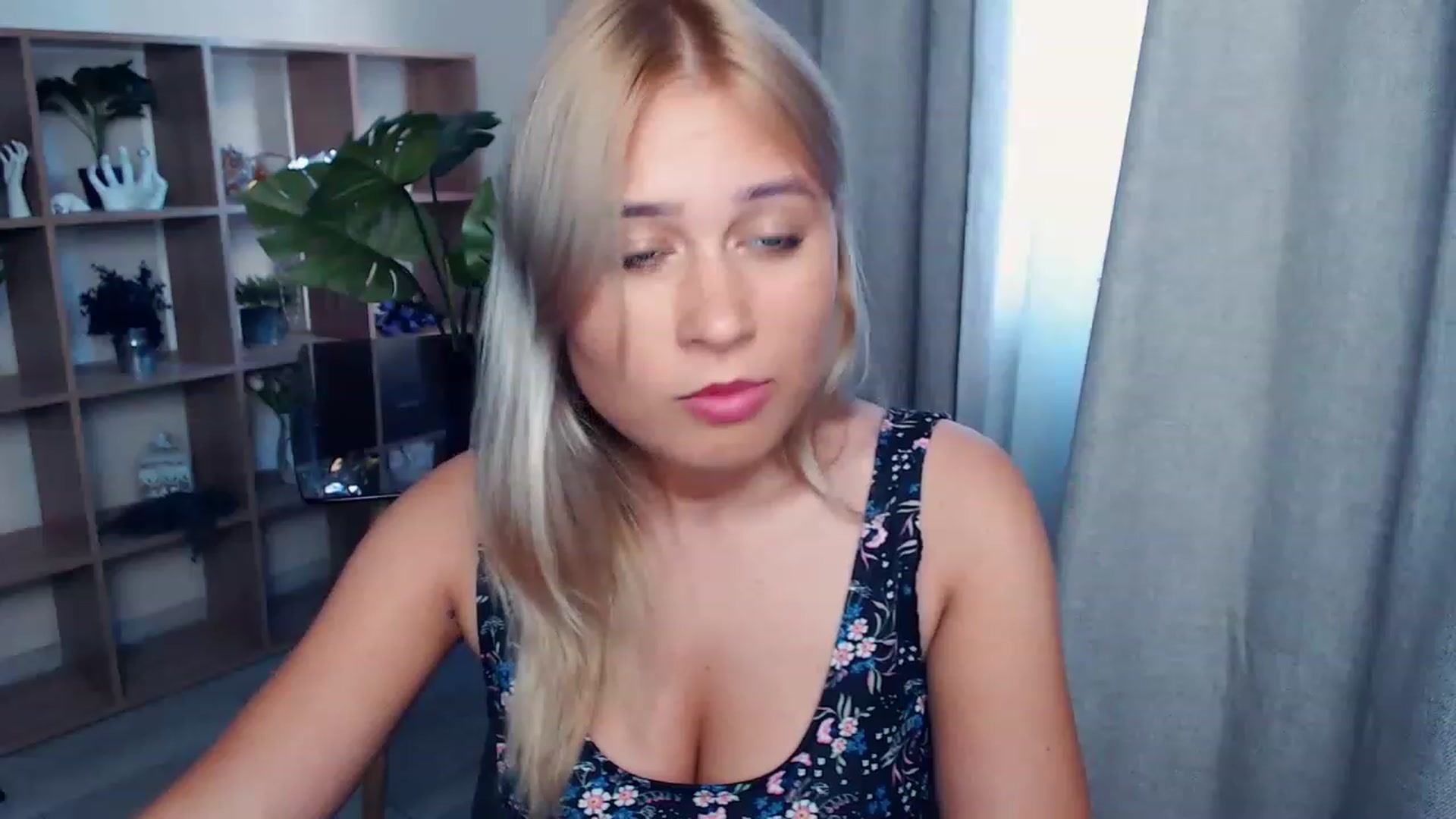 Gallery image thumbnail from Kukla_kolduna's myfreecams stream on, 08/14/2023, 16:28 image 13 of 20