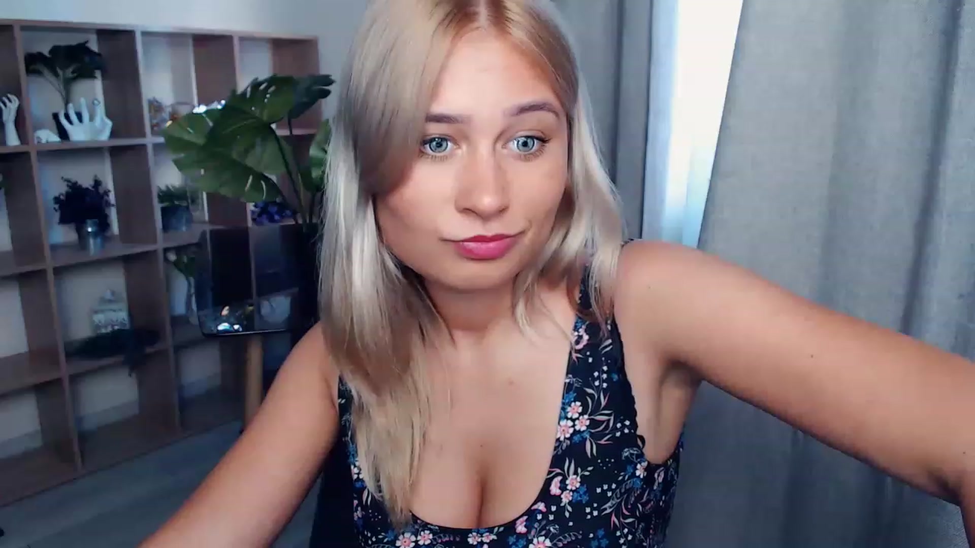 Gallery image thumbnail from Kukla_kolduna's myfreecams stream on, 08/14/2023, 16:28 image 19 of 20