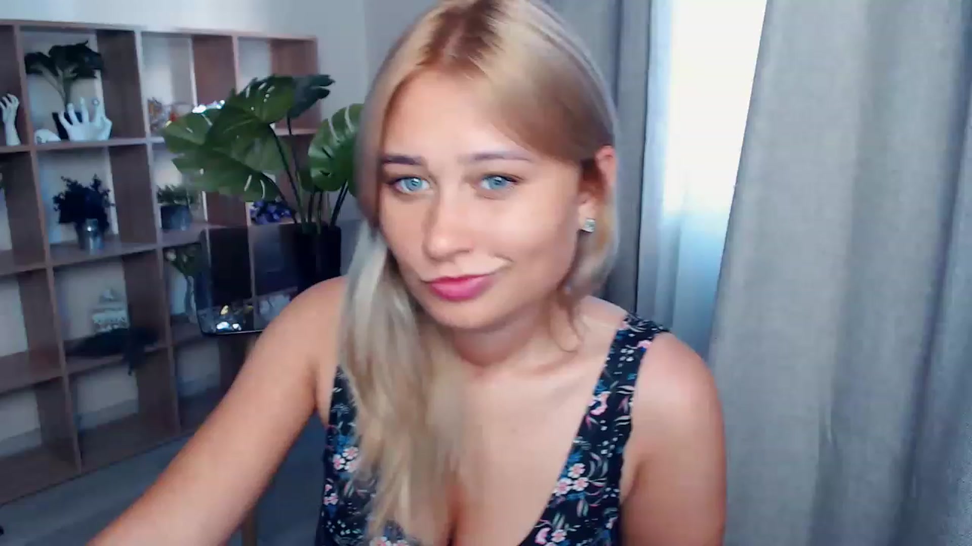 Gallery image thumbnail from Kukla_kolduna's myfreecams stream on, 08/14/2023, 16:28 image 7 of 20