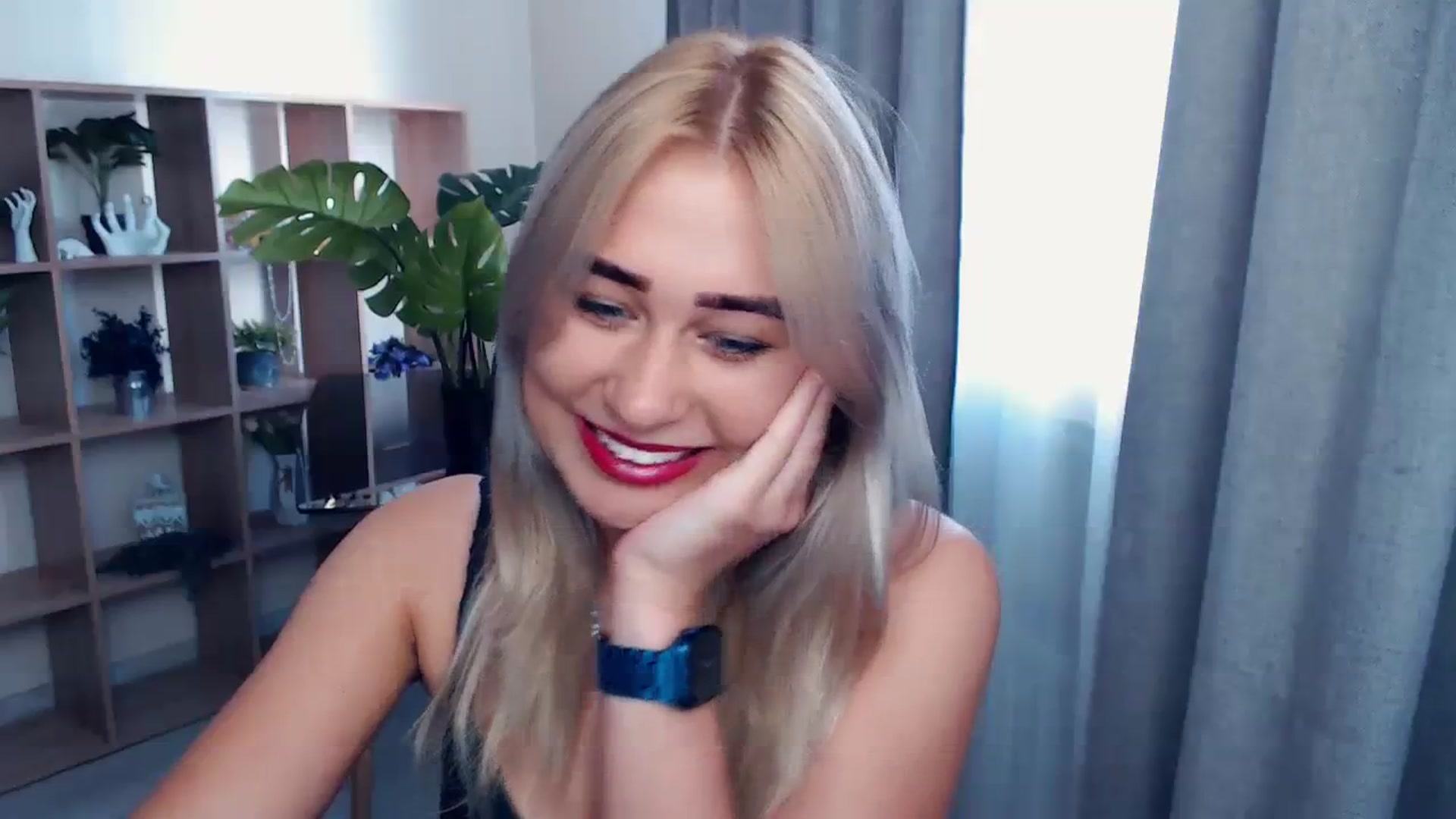 Gallery image thumbnail from Kukla_kolduna's myfreecams stream on, 08/17/2023, 14:19 image 19 of 20