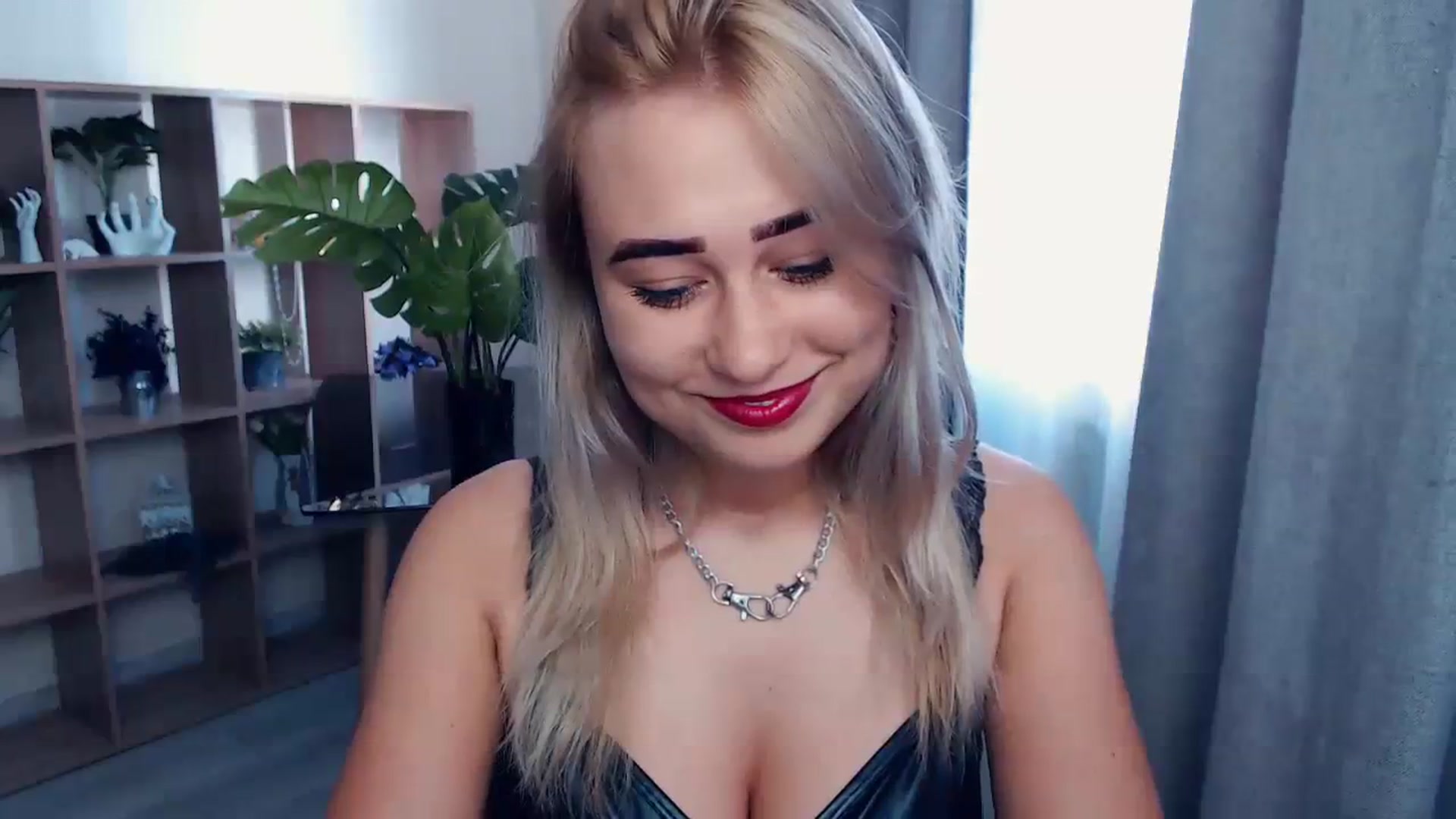 Gallery image thumbnail from Kukla_kolduna's myfreecams stream on, 08/17/2023, 14:19 image 14 of 20