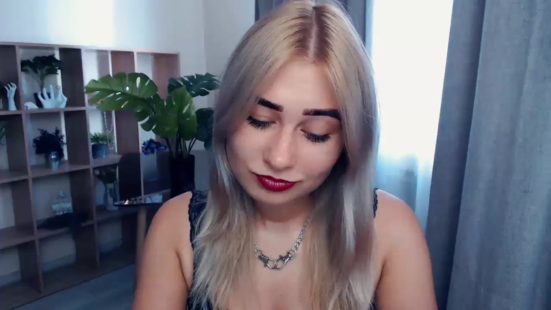 Gallery image thumbnail from Kukla_kolduna's myfreecams stream on, 08/17/2023, 14:19 image 2 of 20