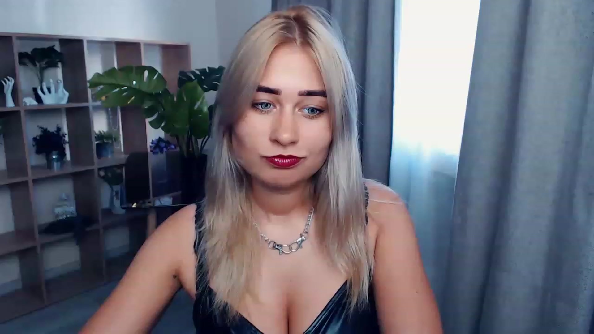 Gallery image thumbnail from Kukla_kolduna's myfreecams stream on, 08/17/2023, 16:51 image 5 of 20
