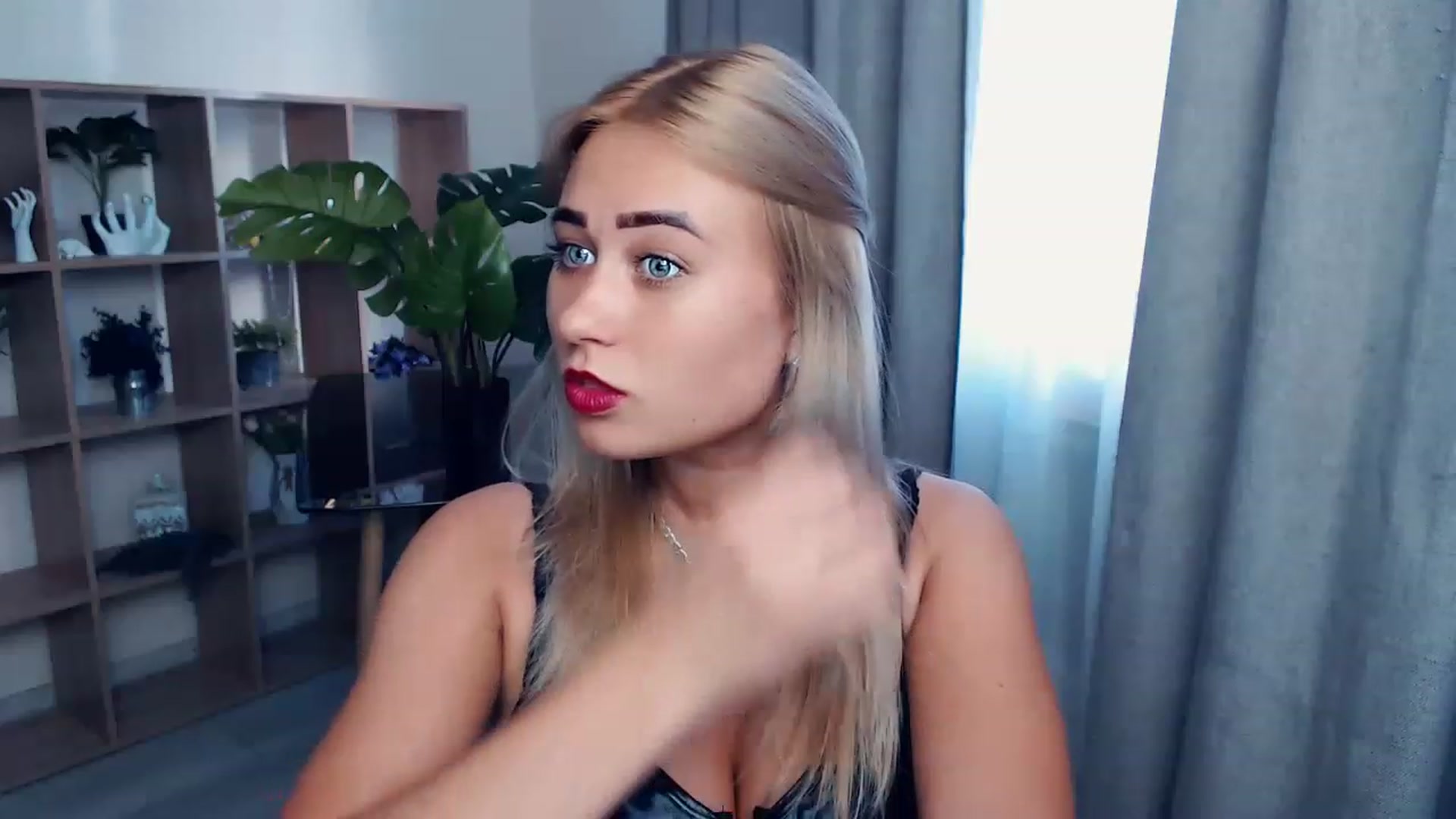 Gallery image thumbnail from Kukla_kolduna's myfreecams stream on, 08/17/2023, 16:51 image 8 of 20