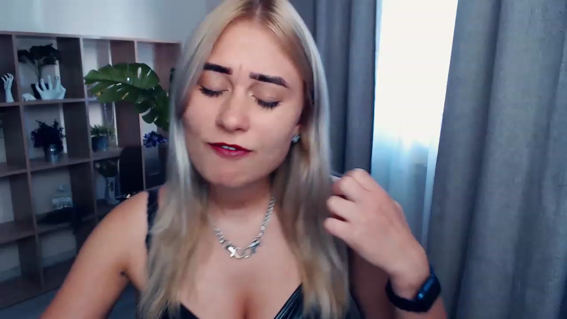 Gallery image thumbnail from Kukla_kolduna's myfreecams stream on, 08/17/2023, 16:51 image 2 of 20