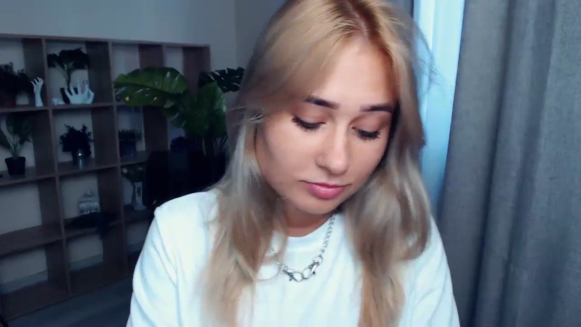 Gallery image thumbnail from Kukla_kolduna's myfreecams stream on, 08/18/2023, 17:07 image 6 of 20