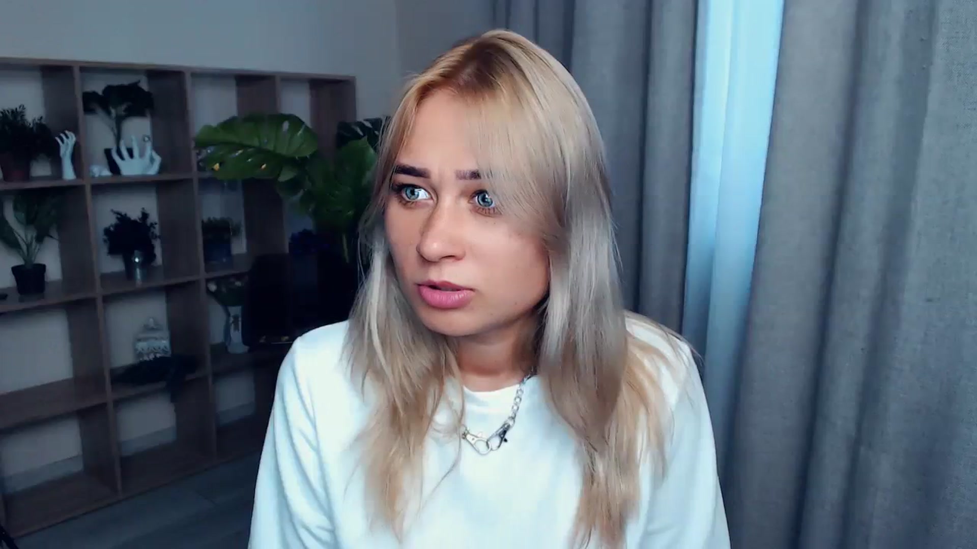 Gallery image thumbnail from Kukla_kolduna's myfreecams stream on, 08/18/2023, 17:07 image 12 of 20