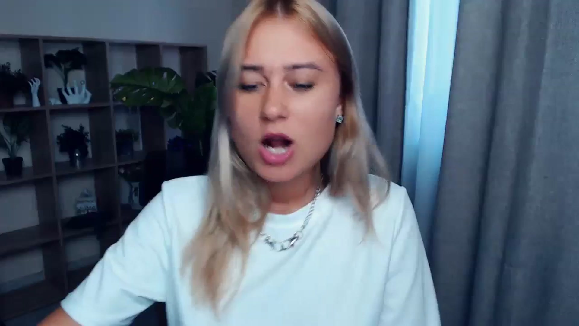 Gallery image thumbnail from Kukla_kolduna's myfreecams stream on, 08/18/2023, 17:07 image 3 of 20
