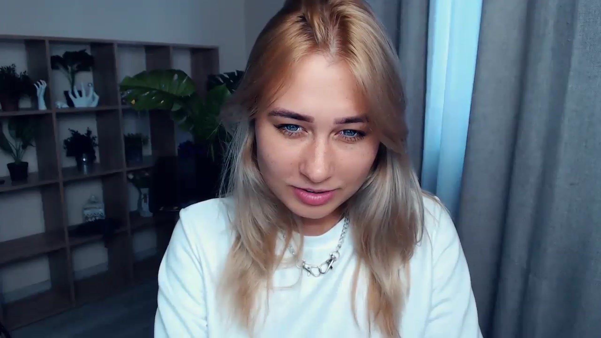 Gallery image thumbnail from Kukla_kolduna's myfreecams stream on, 08/18/2023, 17:07 image 9 of 20