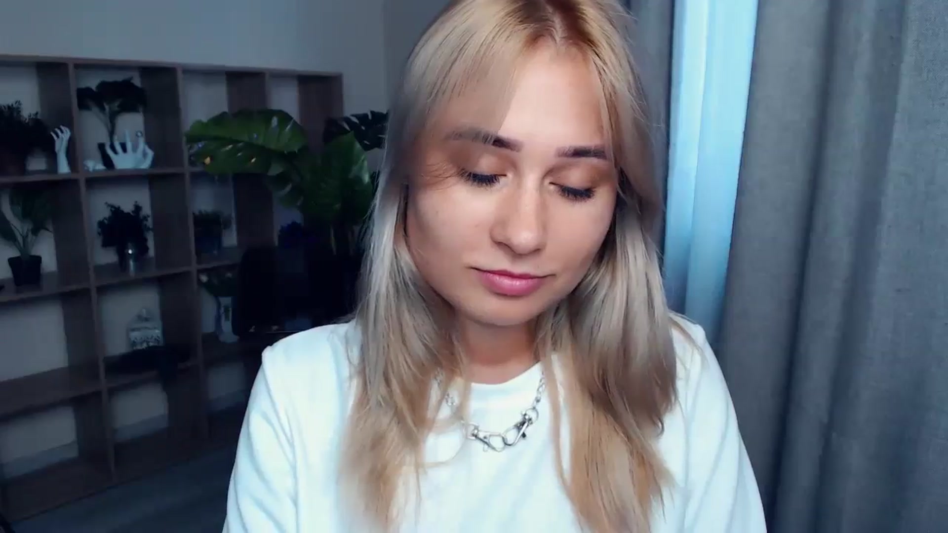 Gallery image thumbnail from Kukla_kolduna's myfreecams stream on, 08/18/2023, 17:07 image 8 of 20