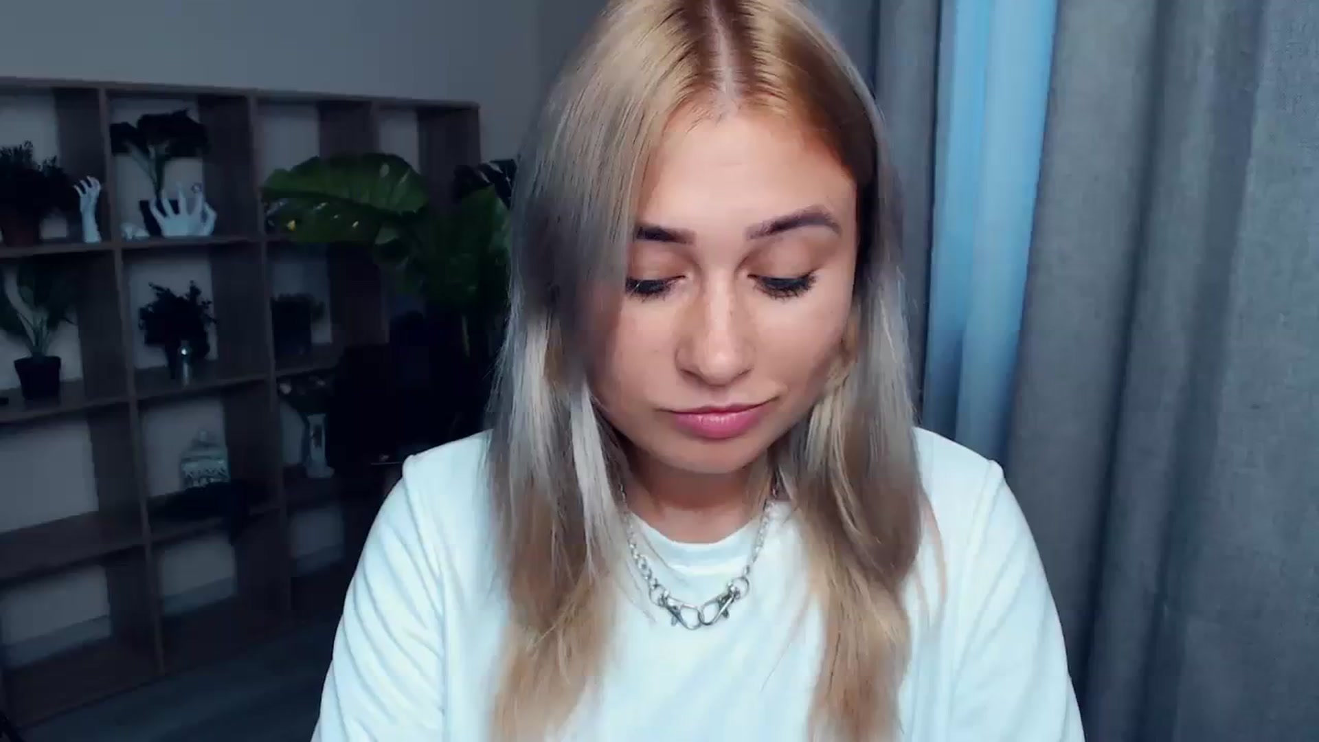 Gallery image thumbnail from Kukla_kolduna's myfreecams stream on, 08/18/2023, 17:07 image 20 of 20