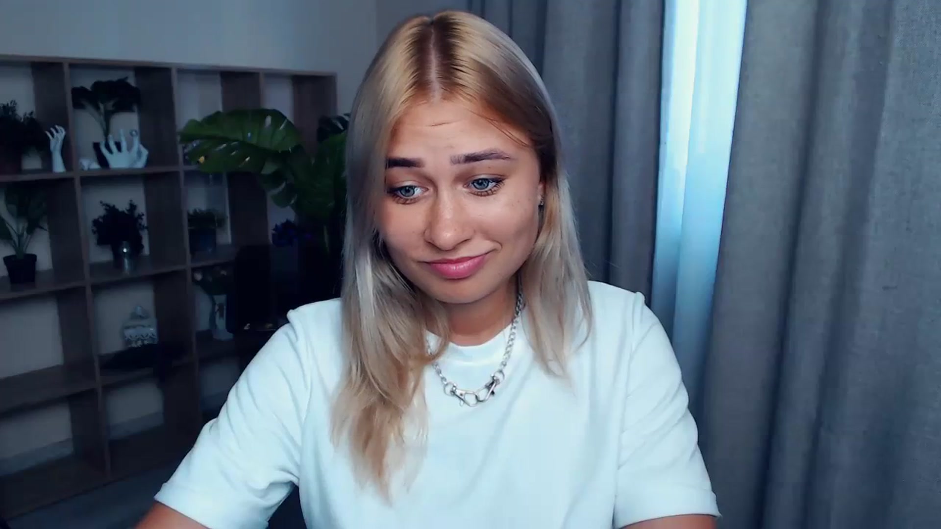 Gallery image thumbnail from Kukla_kolduna's myfreecams stream on, 08/18/2023, 17:07 image 2 of 20