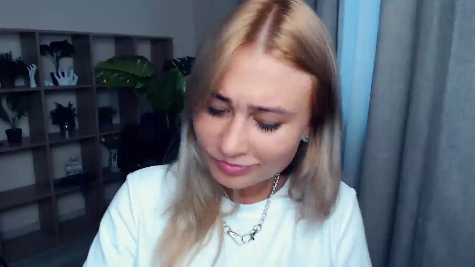 Gallery image thumbnail from Kukla_kolduna's myfreecams stream on, 08/18/2023, 17:07 image 18 of 20